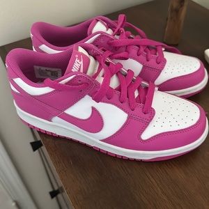 Dunk low active fuchsia youth 6, women’s 7.5